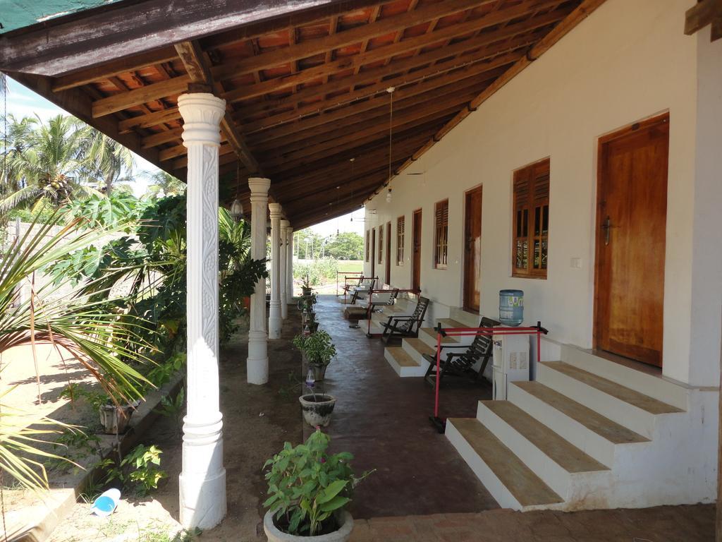 Yoho Hotel Arugambay Beach Inn Arugam Bay Kültér fotó
