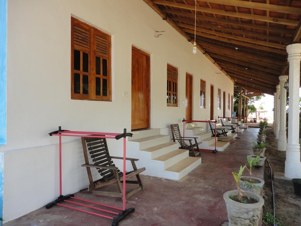 Yoho Hotel Arugambay Beach Inn Arugam Bay Kültér fotó