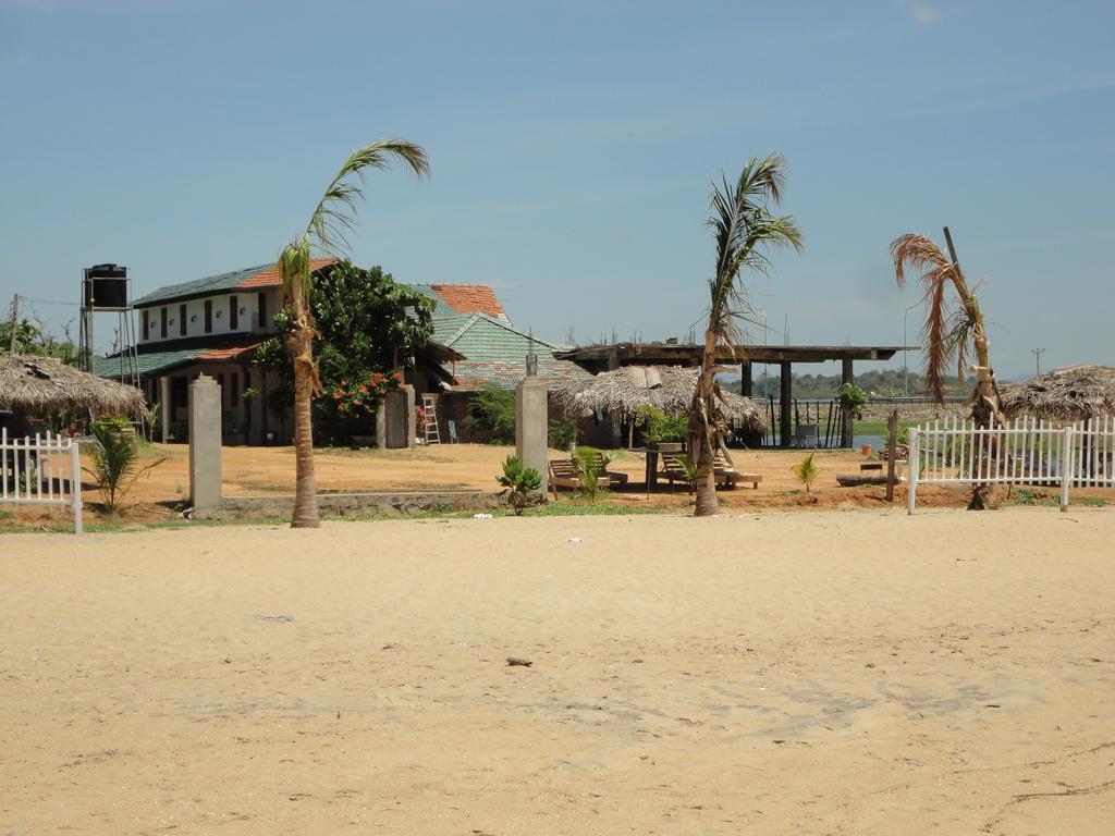 Yoho Hotel Arugambay Beach Inn Arugam Bay Kültér fotó