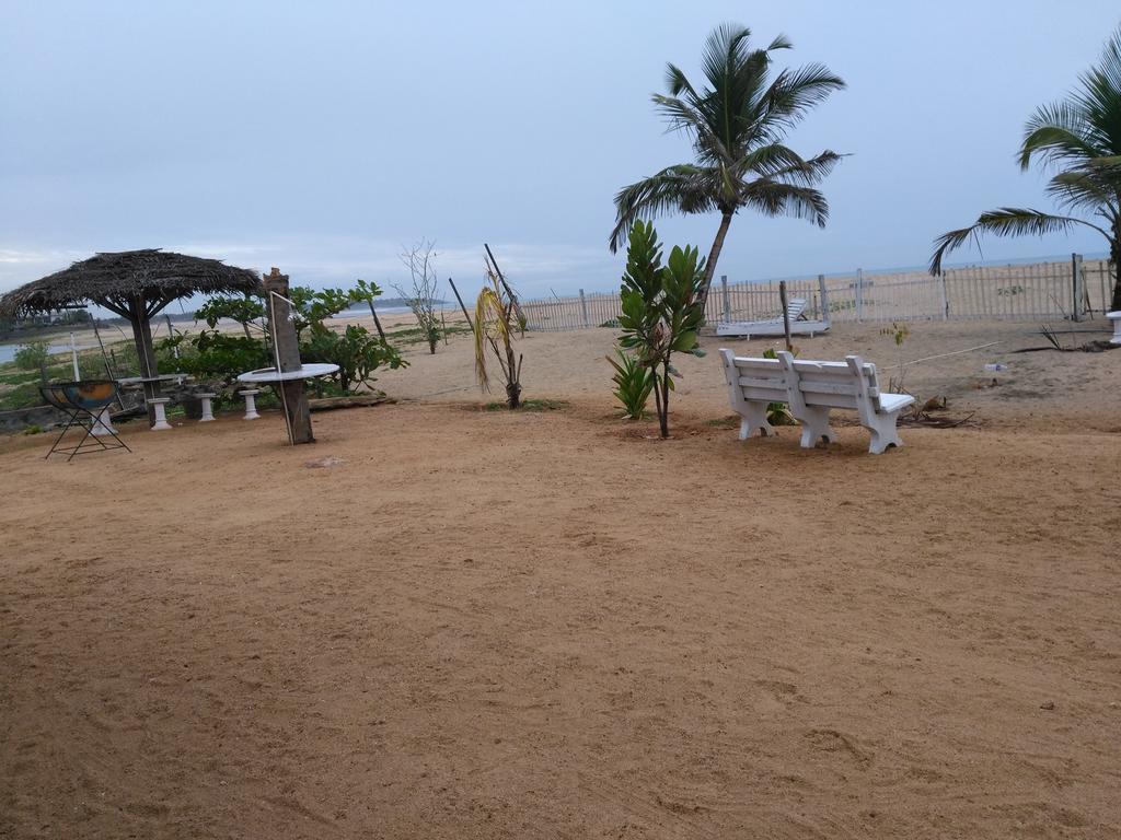 Yoho Hotel Arugambay Beach Inn Arugam Bay Kültér fotó